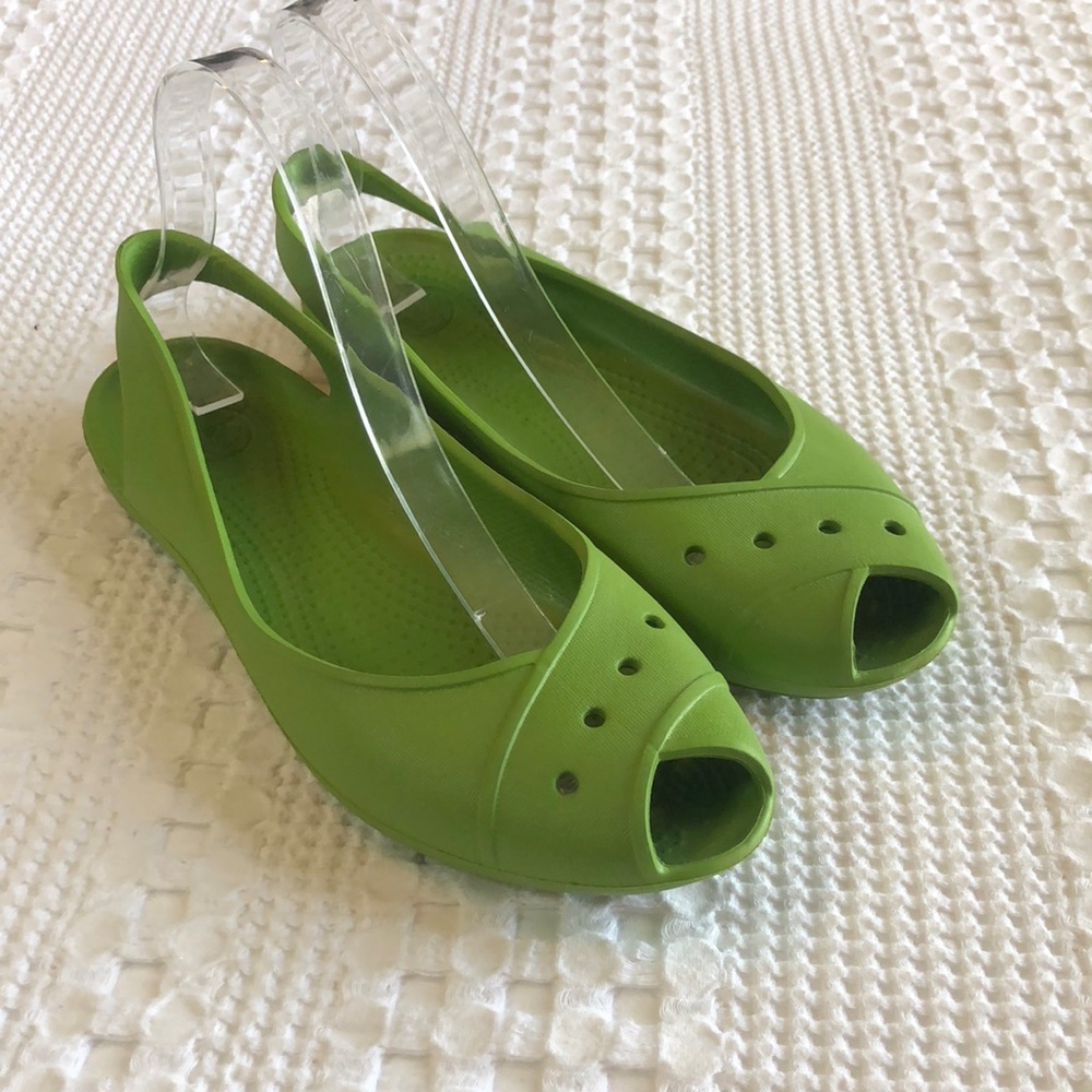 Crocs ladies shoes in Green – peep toe sling back style size 9